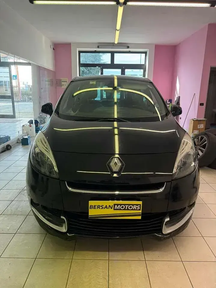 Usata Renault Scénic 110 CV (80 kW) 2012 Nero Monovolume