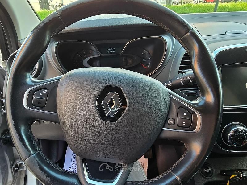 Usata Renault Captur 90 CV (66 kW) 2018 Argento SUV