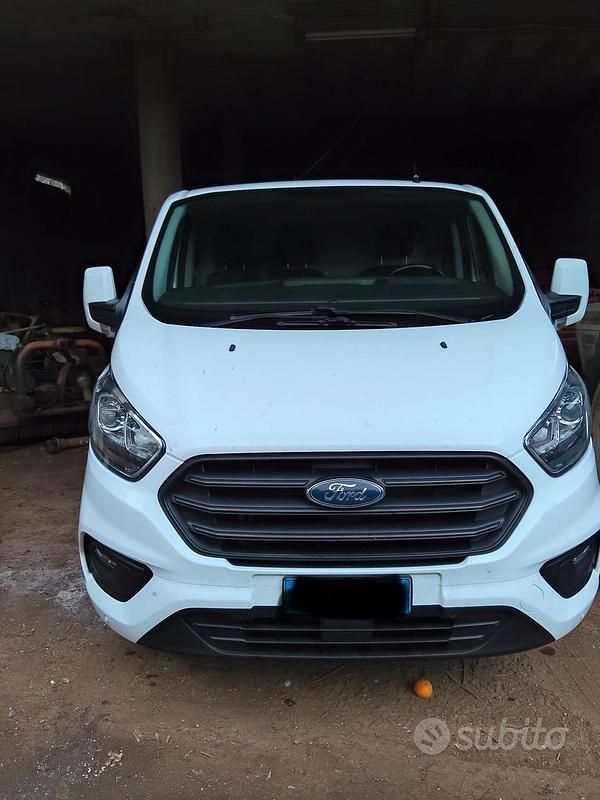 Usata 2019 Ford Transit Custom Tre volumi | 13.500 € - Immagine 1/4