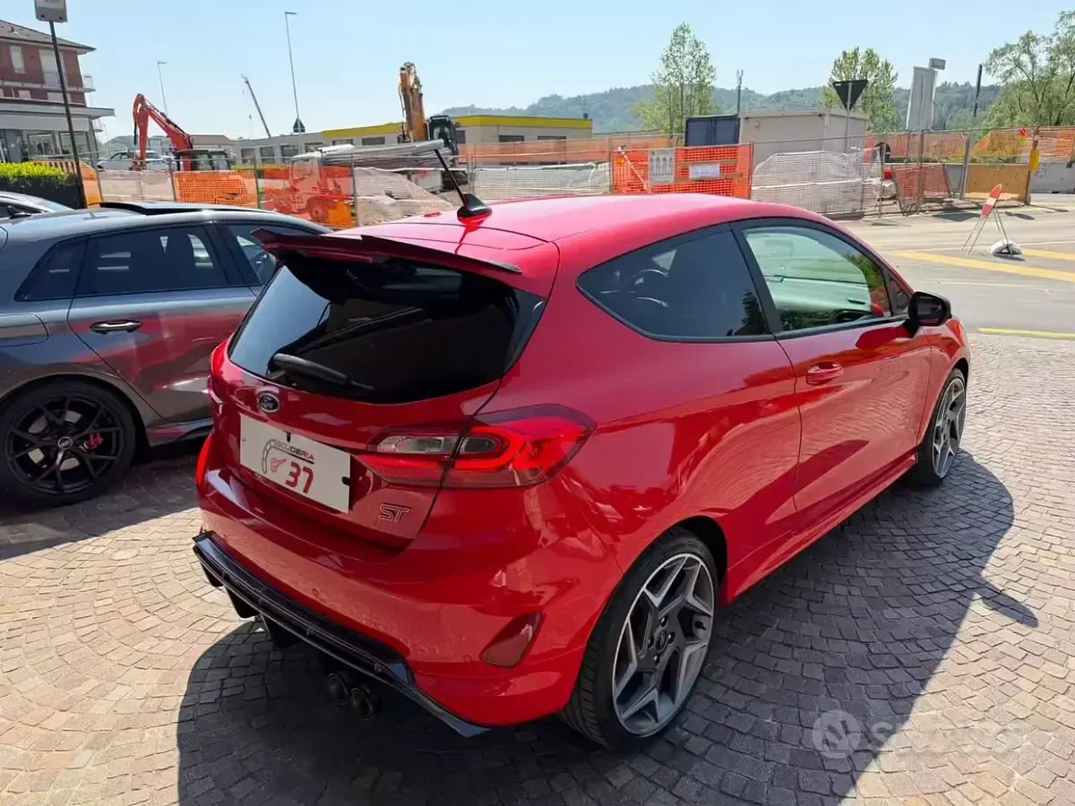 Usata Ford Fiesta ST 200 CV (147 kW) 2020 Rosso Utilitaria