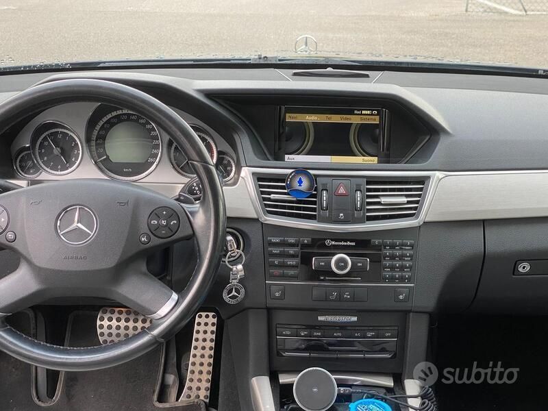 Usata Mercedes E350 Avantgarde 231 CV (169 kW) 2011 Blu Station wagon