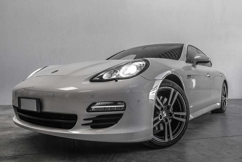 Bianco Usata 2012 Porsche Panamera Tre volumi | 24.000 € (Ottimo prezzo) - Immagine 1/4