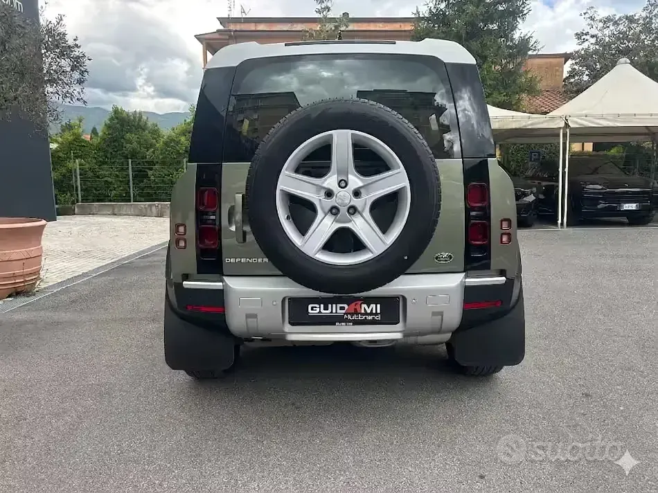 Usata Land Rover Defender HSE 249 CV (183 kW) 2022 Verde SUV