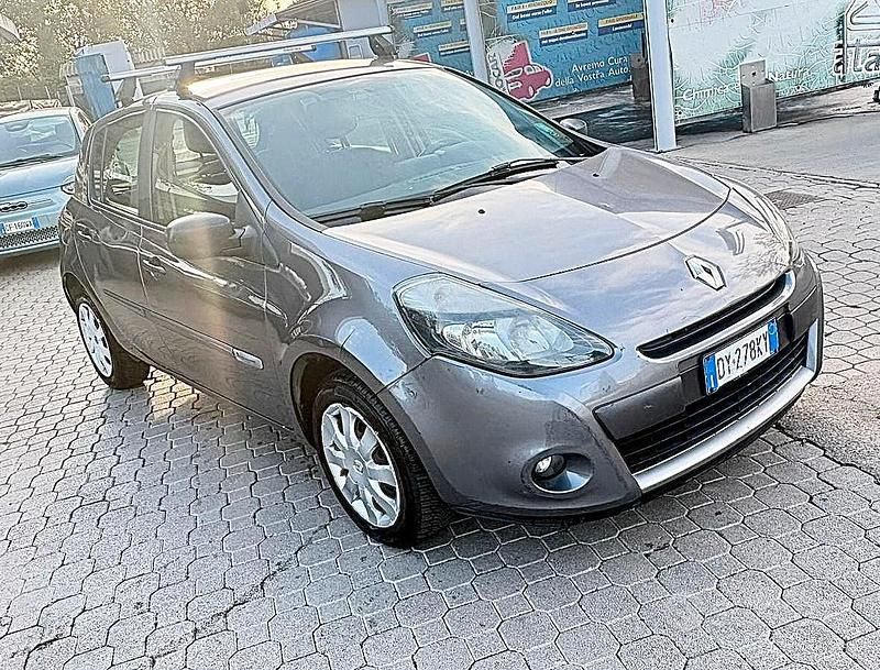 Usata Renault Clio II 75 CV (55 kW) 2009 Grigio Berlina