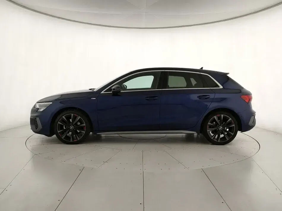 Usata Audi A3 Sportback e-tron S-Line 150 CV (110 kW) 2023 Blu Utilitaria