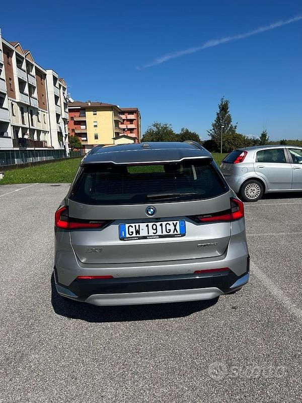 Usata BMW iX1 67 kW (92 CV) 2024 Grigio SUV