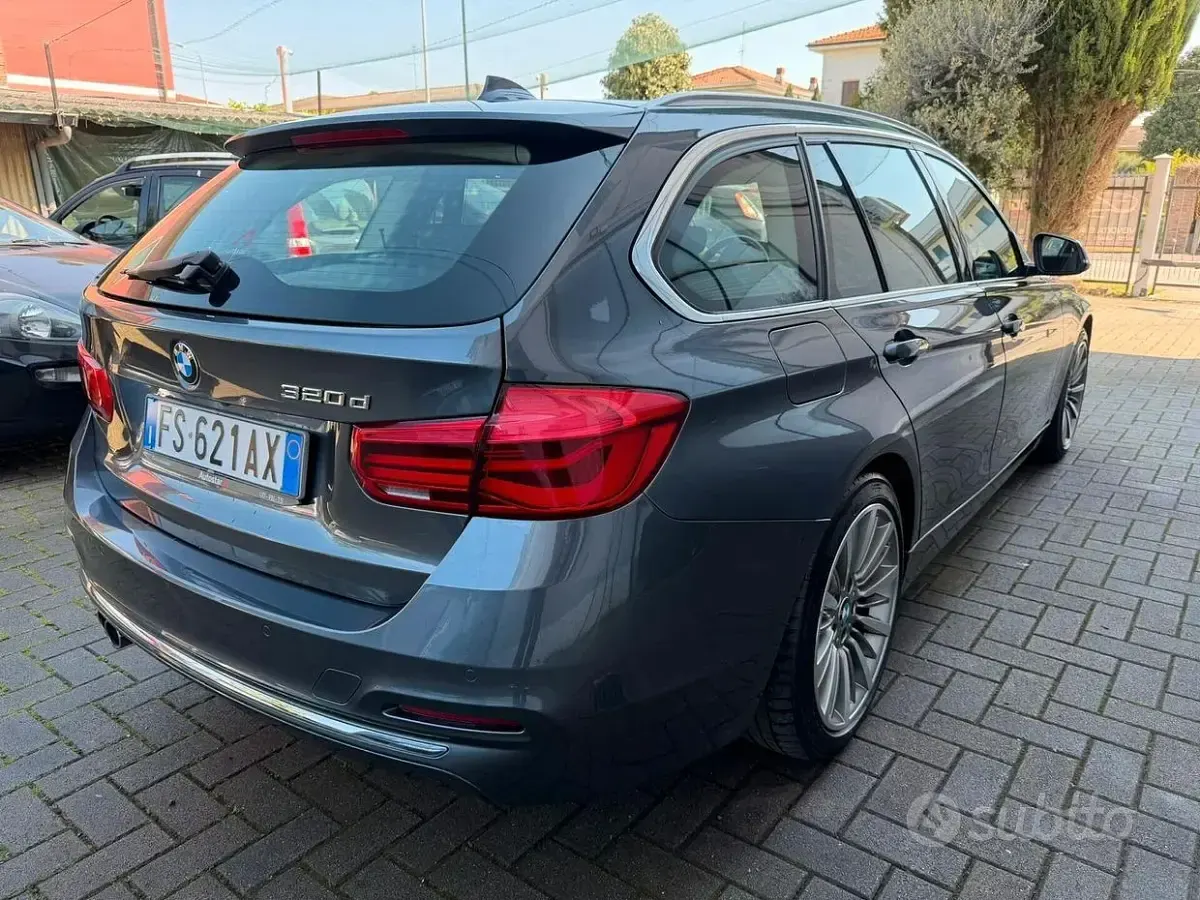 Käytetty BMW 320 Luxury Line 190 HP (139 kW) 2018 Harmaa Farmari
