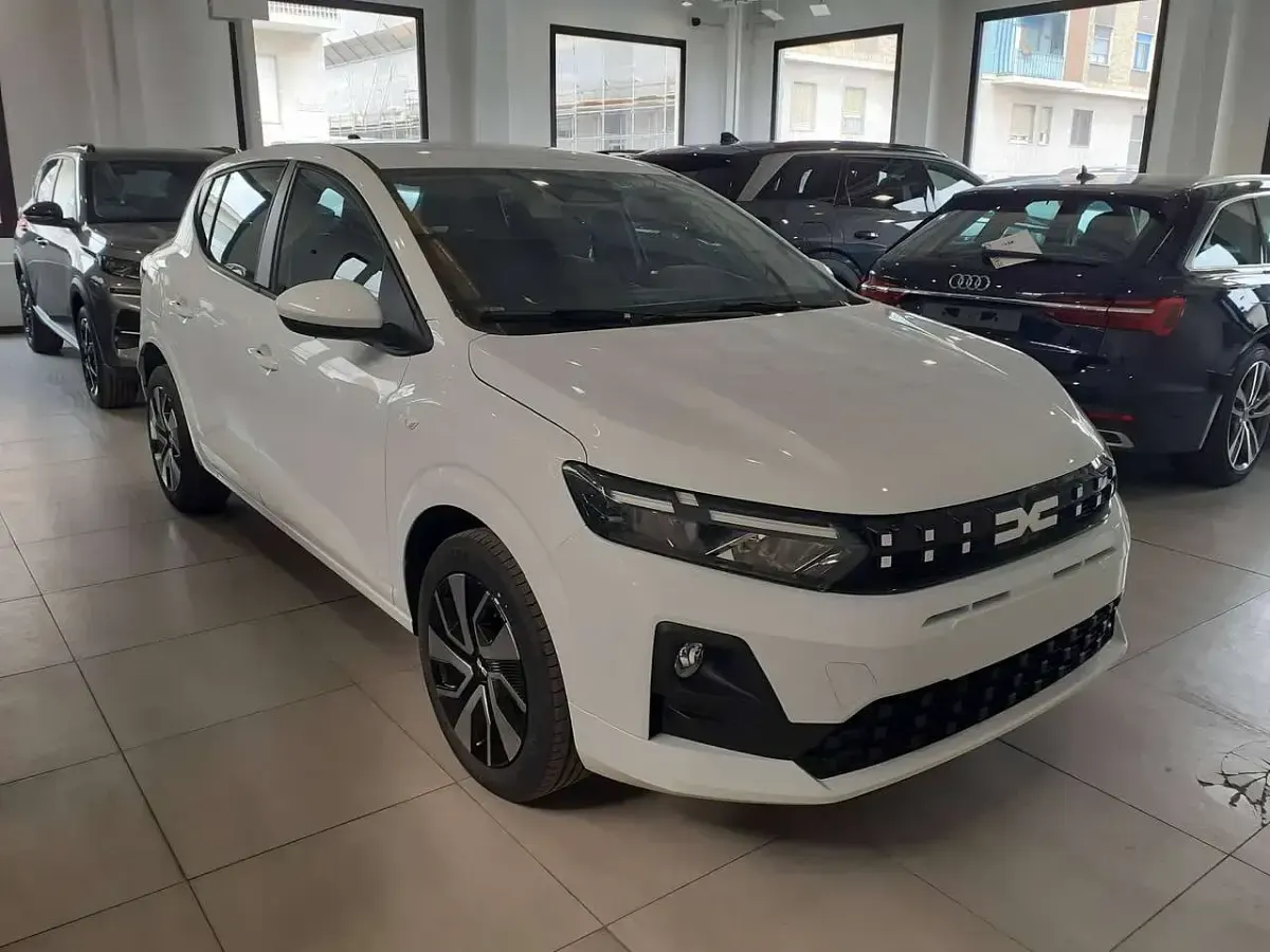 Ny Dacia Sandero Expression 120 HK (88 kW) 2026 Hvid Sedan