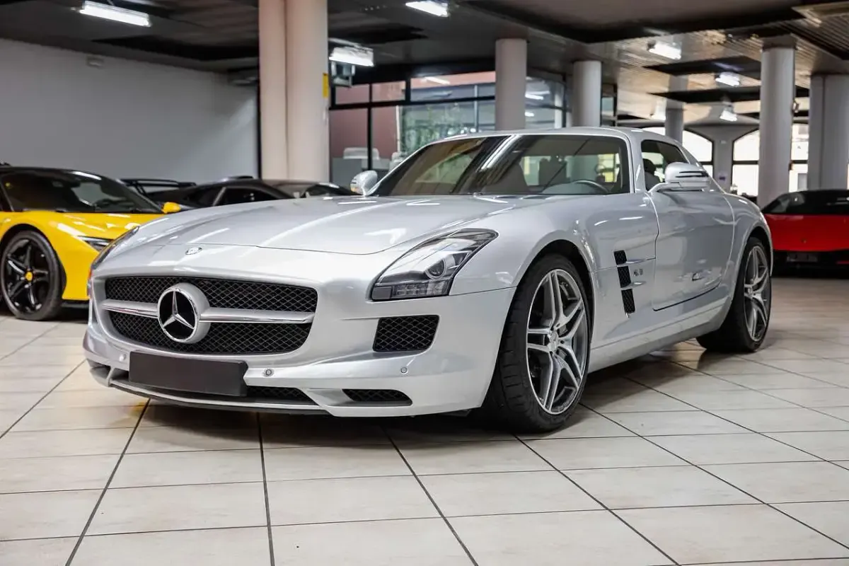 Usata Mercedes SLS AMG Exclusive 571 CV (419 kW) 2010 Argento iridium Coupé