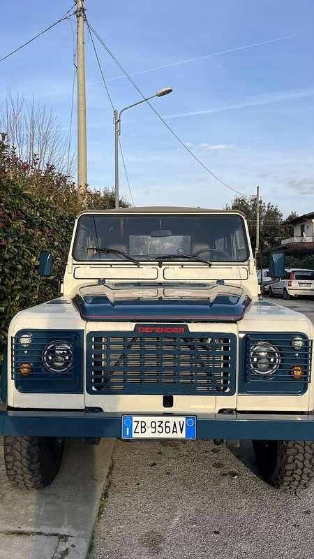 Usata Land Rover Defender 86 CV (63 kW) 1989 SUV