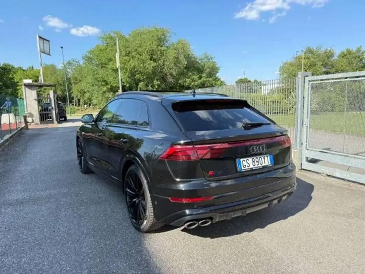 Usata Audi SQ8 Ambiente 507 CV (372 kW) 2024 Mythosschwarz metallic SUV