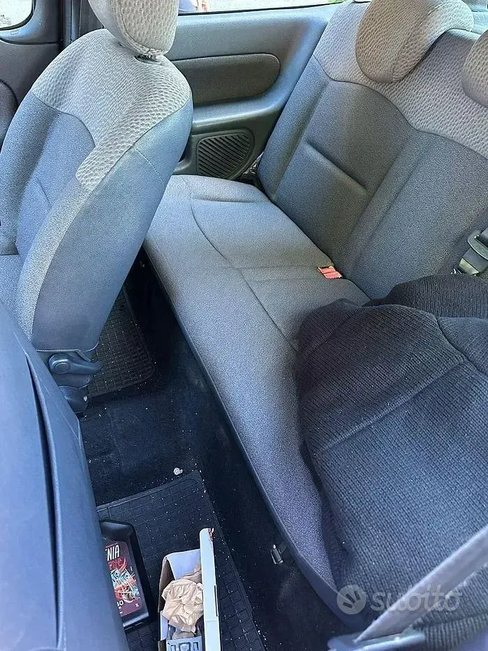 Usata Renault Clio II 58 CV (42 kW) 2004 Berlina