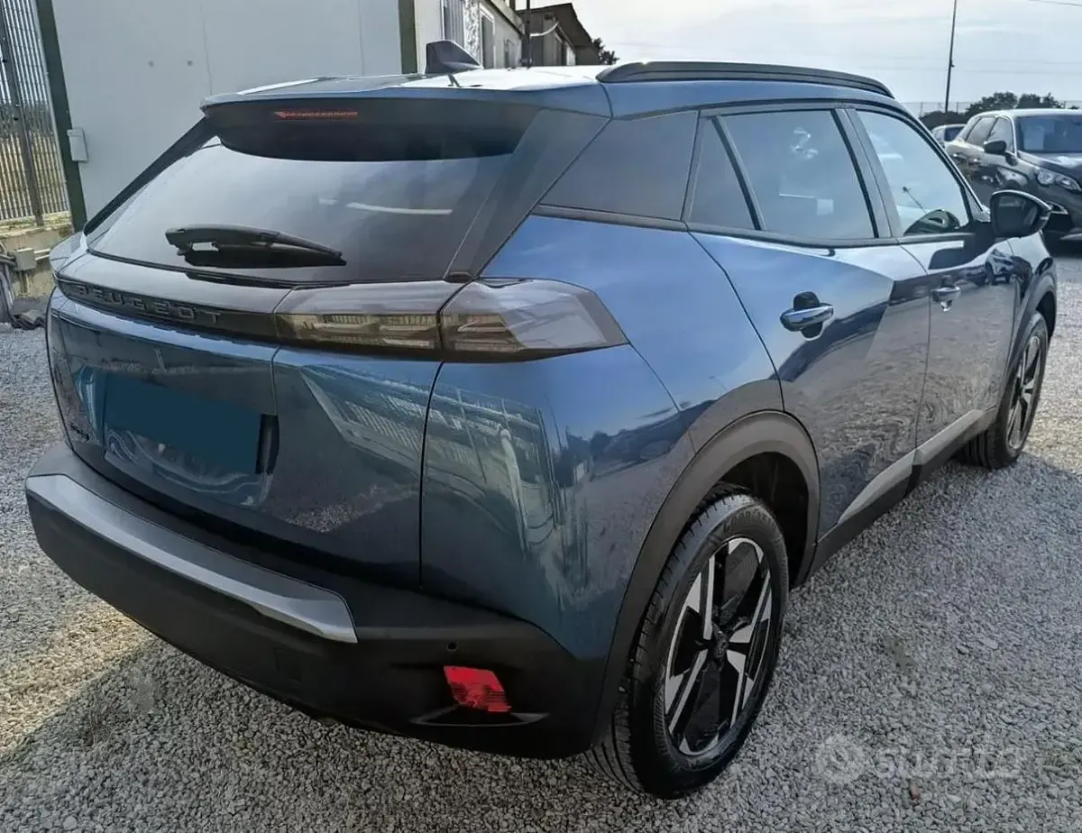 Usata Peugeot 2008 Allure 101 CV (74 kW) 2025 Bluazzurro SUV