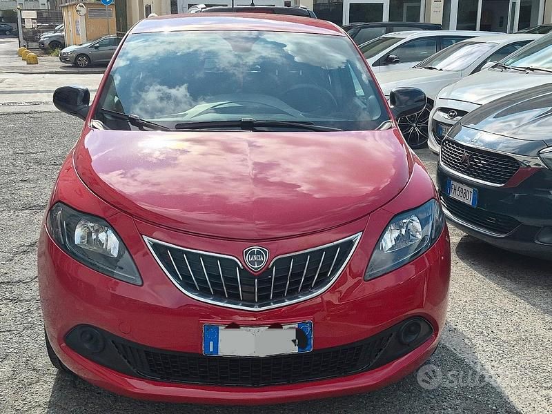 Usata Lancia Ypsilon 69 CV (50 kW) 2021 Rosso Utilitaria
