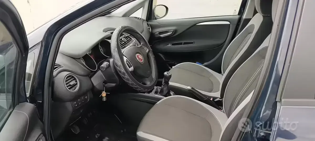 Usata Fiat Punto Pop 75 CV (55 kW) 2012 Blu Utilitaria
