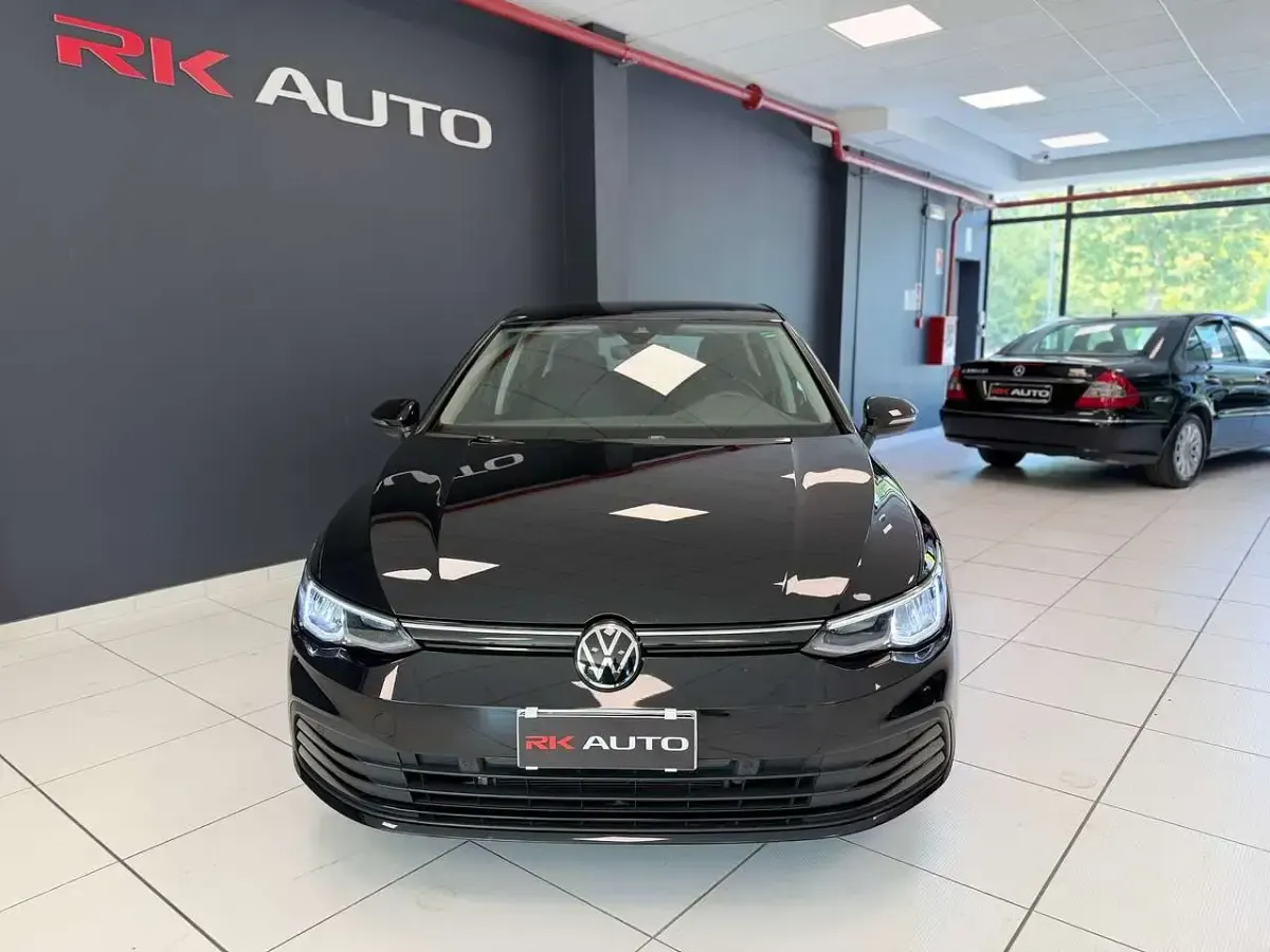 Usata VW Golf VIII Life 116 CV (85 kW) 2021 Nero Berlina