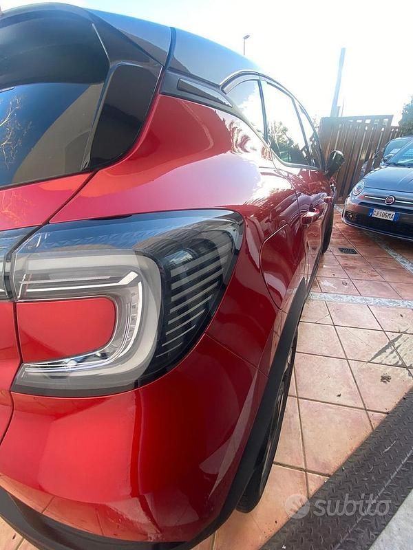 Usata Renault Captur Techno 101 CV (74 kW) 2025 Rosso SUV