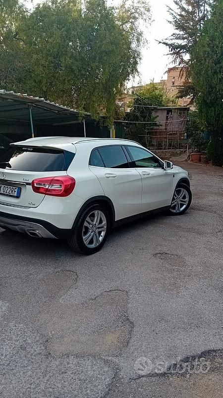 Usata Mercedes GLA200 136 CV (100 kW) 2014 Bianco SUV