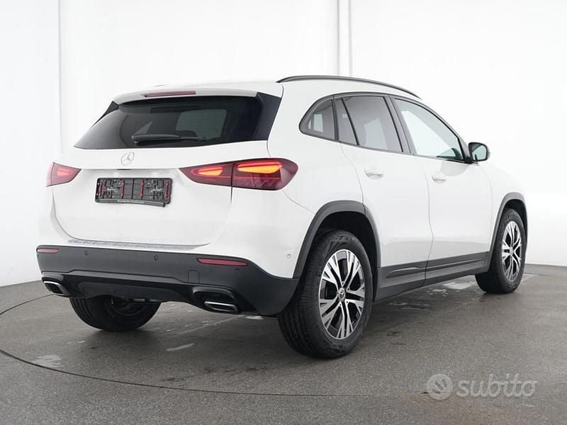 Usata Mercedes GLA180 Advanced 136 CV (100 kW) 2024 Bianco SUV