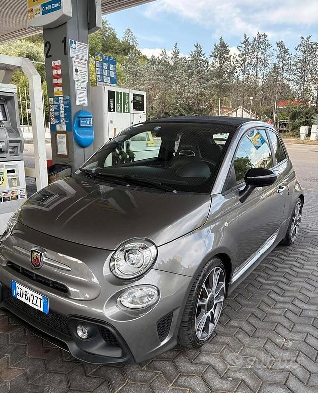 Grigio Usata 2021 Abarth 595C Turismo Cabrio | 22.900 € (Buon prezzo) - Immagine 1/4