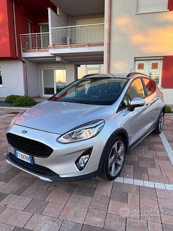 Usata Ford Fiesta Vignale 86 CV (63 kW) 2019 Grigio Berlina