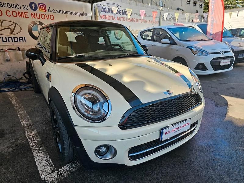 Usata Mini Cooper D 150 CV (110 kW) 2010 Beige Utilitaria