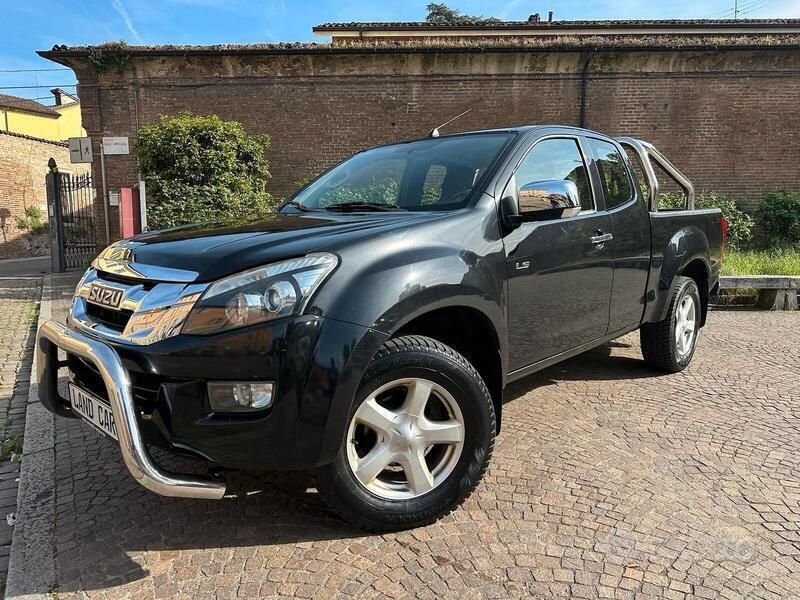 Nero Usata 2012 Isuzu D-Max Pick-up | 14.499 € (Ottimo prezzo) - Immagine 1/4