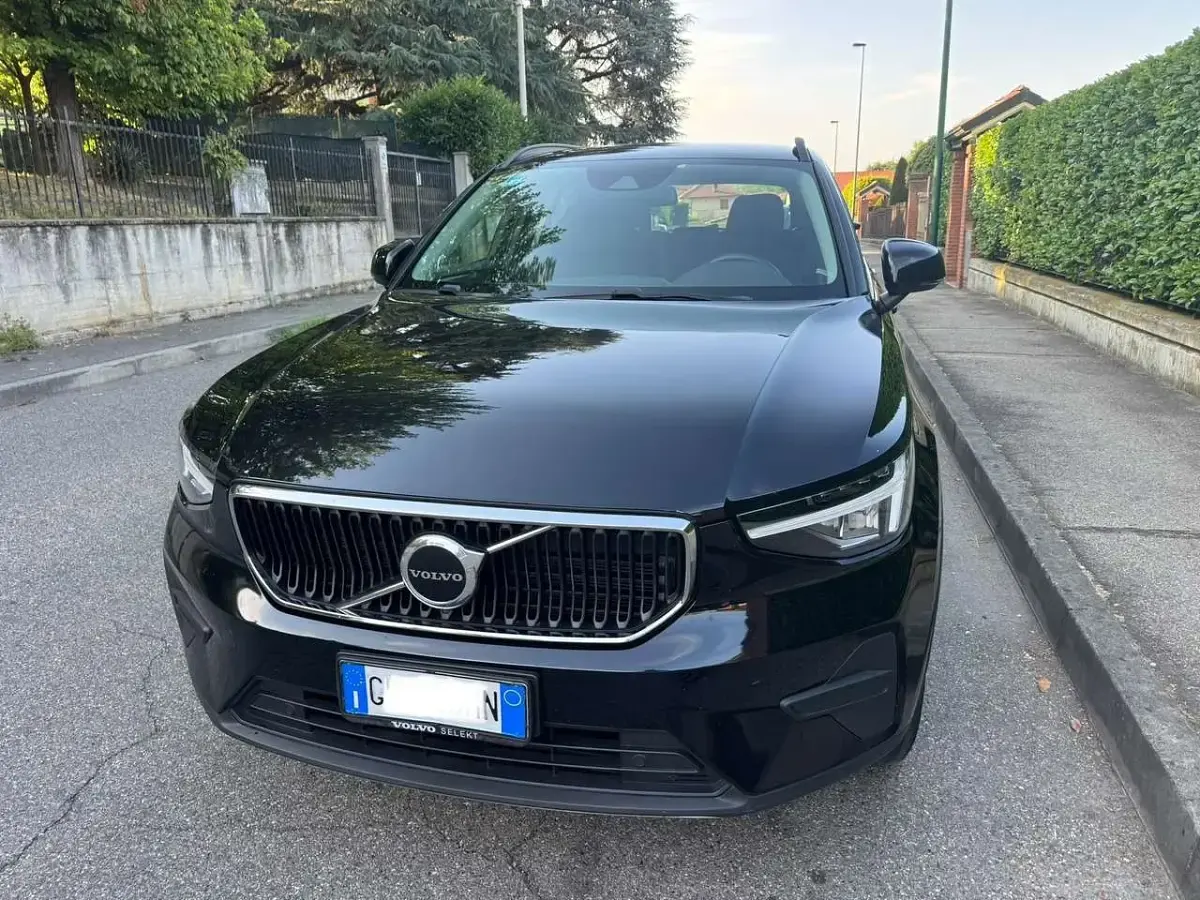 Usata Volvo XC40 129 CV (94 kW) 2023 Nero SUV