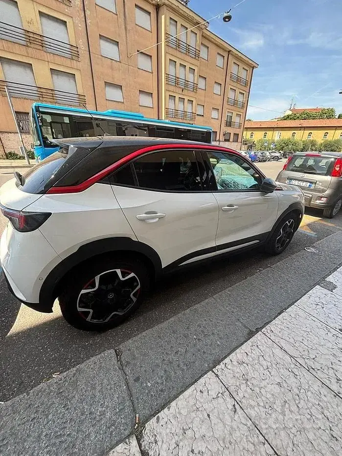 Usata Opel Mokka GS Line 131 CV (96 kW) 2021 Bianco SUV