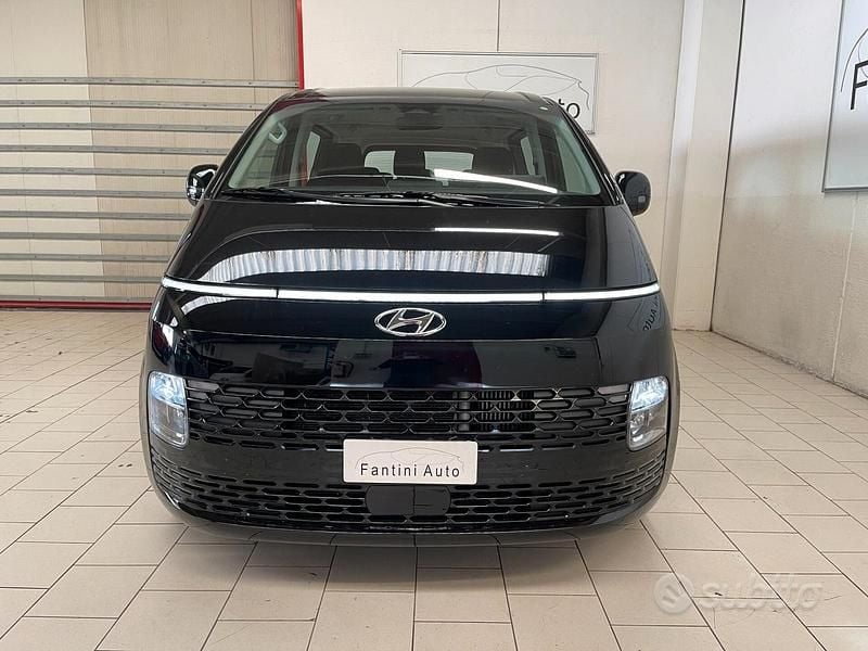 Gebraucht Hyundai Staria 177 PS (130 kW) 2023 Schwarz Van / Kleinbus