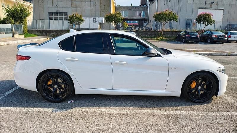 Usata Alfa Romeo Giulia 180 CV (132 kW) 2016 Bianco Berlina