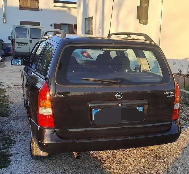 Usata Opel Astra 125 CV (91 kW) 2001 Station wagon