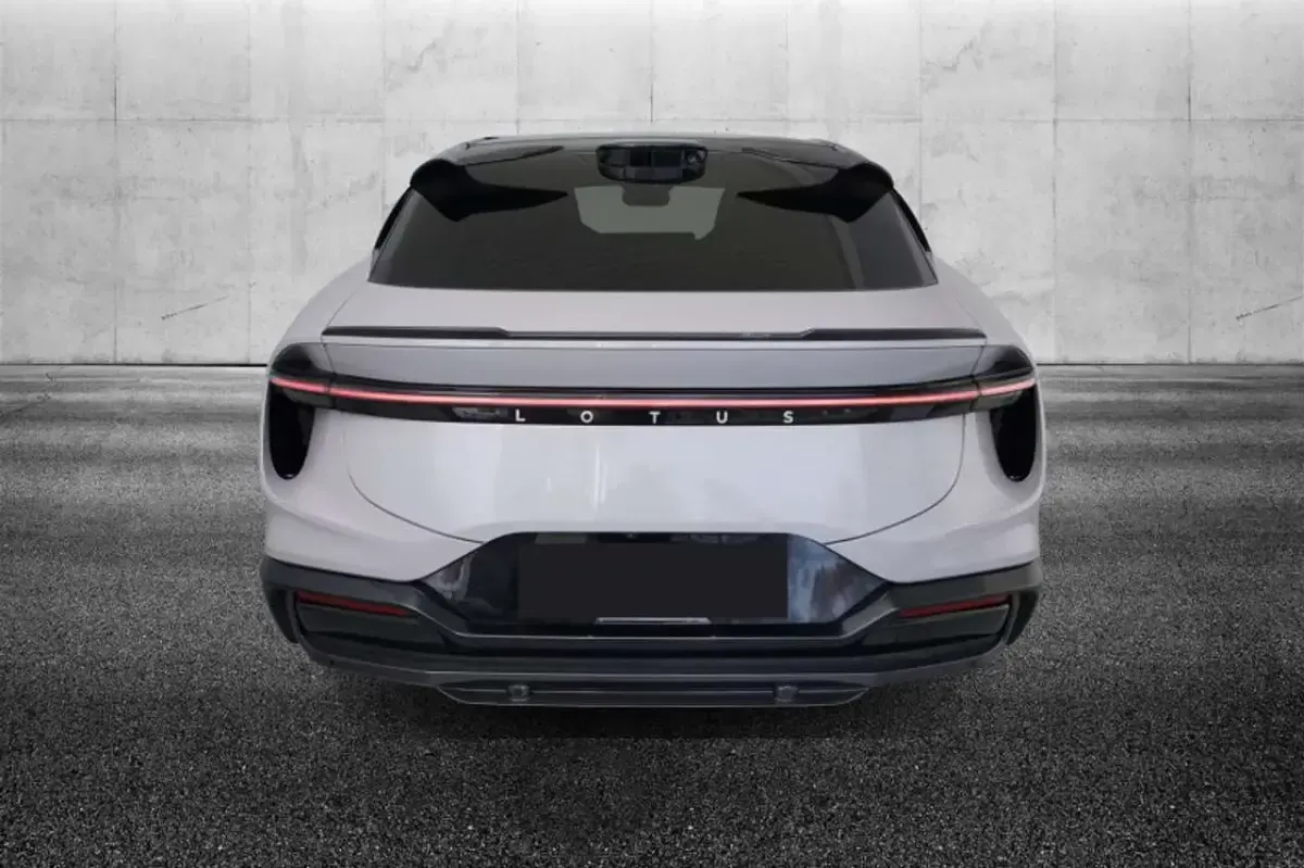 Nuova Lotus Eletre 250 kW (340 CV) 2026 Grigio SUV