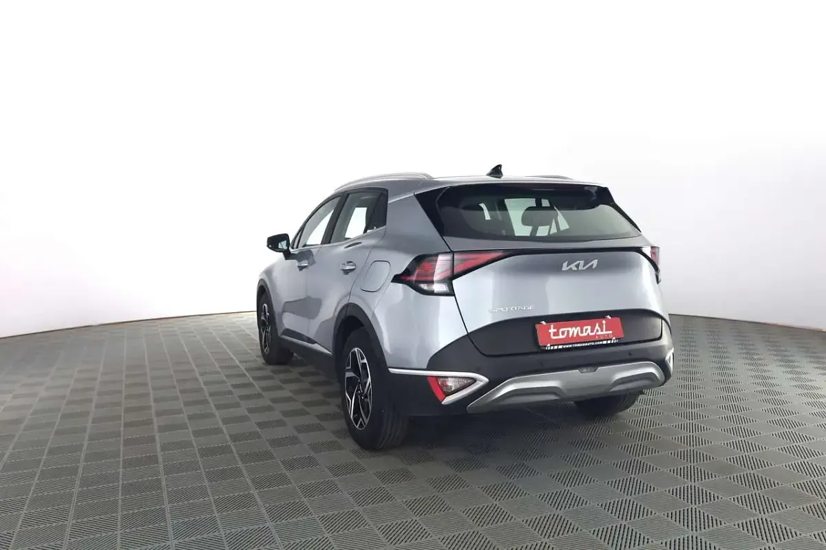 Usata Kia Sportage 136 CV (100 kW) 2023 Lunar silver SUV