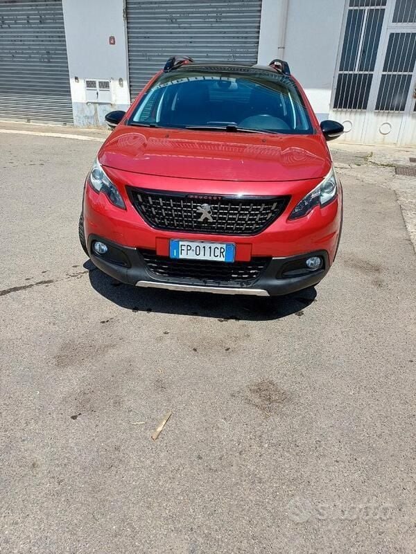 Usata Peugeot 2008 GT-line 110 CV (80 kW) 2018 Rosso SUV
