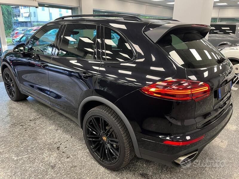 Usata Porsche Cayenne 250 CV (183 kW) 2015 Nero SUV