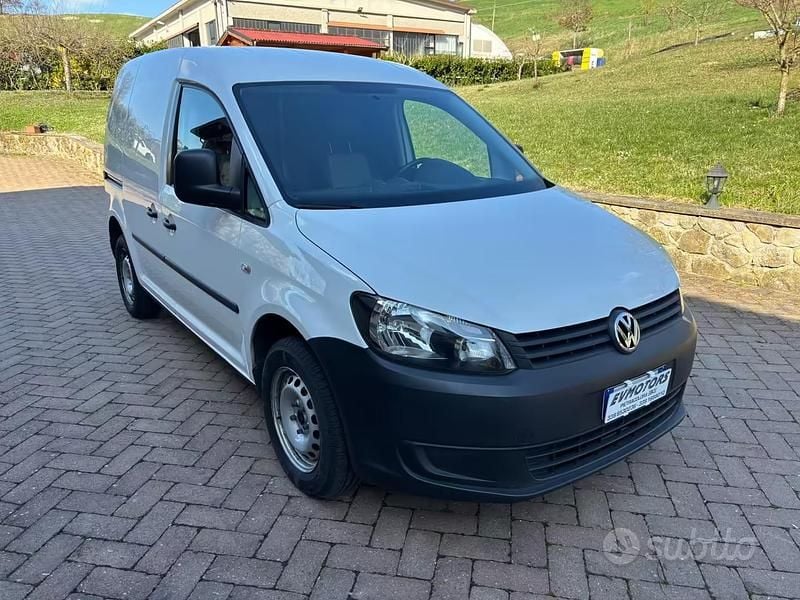 Usata VW Caddy 102 CV (75 kW) 2011 Bianco Monovolume