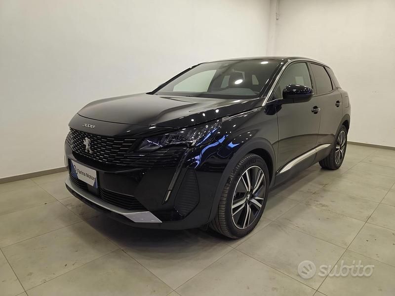 Usata Peugeot 3008 Allure 180 CV (132 kW) 2024 Verde Berlina
