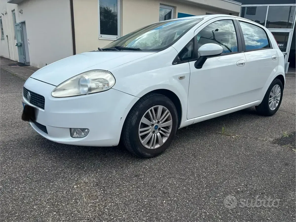 Usata Fiat Grande Punto 90 CV (66 kW) 2006 Bianco Utilitaria