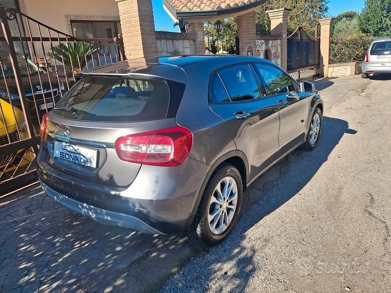 Usata Mercedes GLA180 Executive 109 CV (80 kW) 2015 Grigio SUV