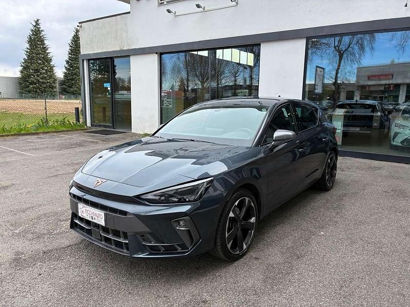 Usata Cupra Leon 150 CV (110 kW) 2025 Grigio Berlina