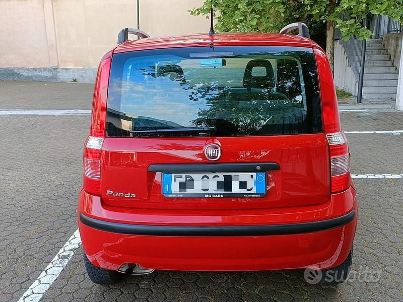 Usata Fiat Panda Easy 69 CV (50 kW) 2012 Rosso Utilitaria