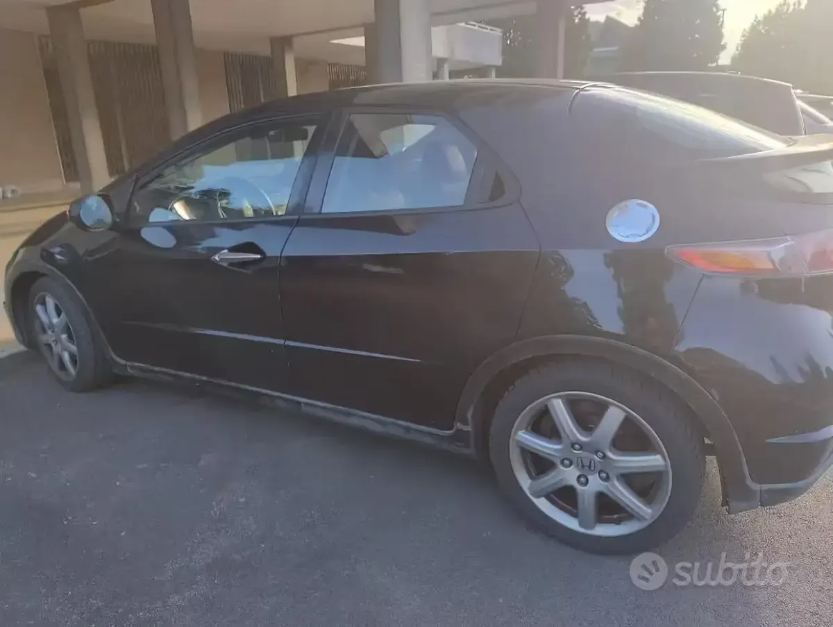 Usata Honda Civic 140 CV (102 kW) 2007 Nero Berlina