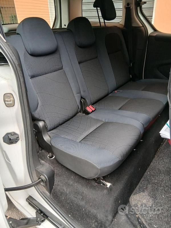 Gebraucht Peugeot Partner 92 PS (67 kW) 2011 Weiß Van / Kleinbus