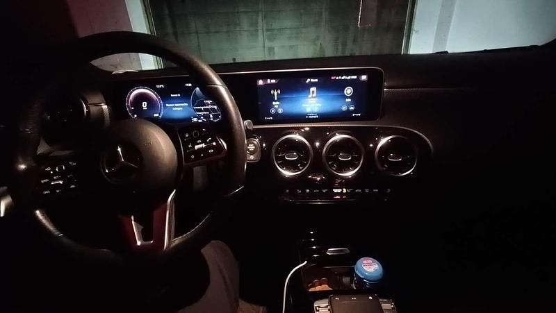 Usata Mercedes 180 116 CV (85 kW) 2019 Argento Berlina