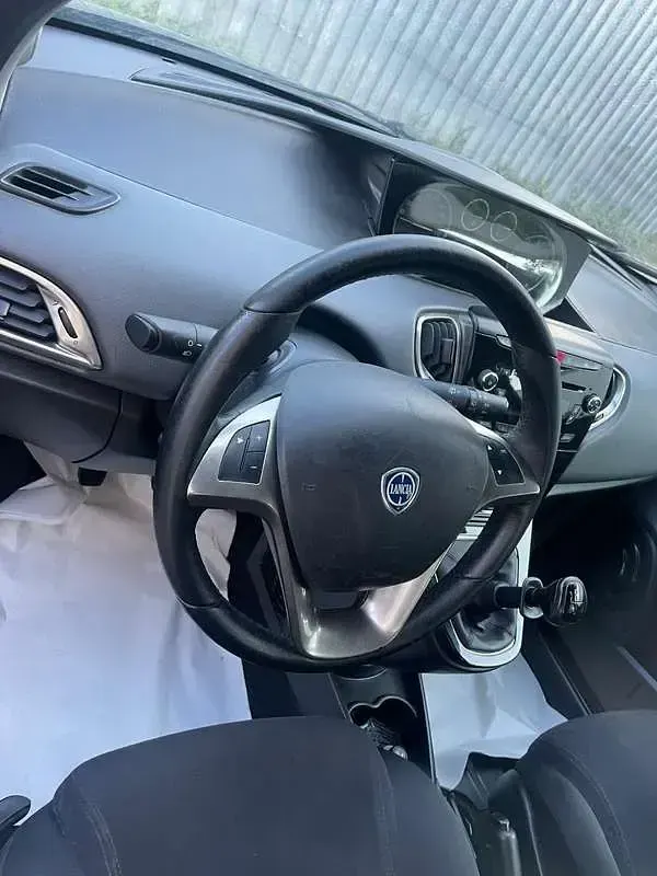 Usata Lancia Ypsilon S 69 CV (50 kW) 2015 Utilitaria