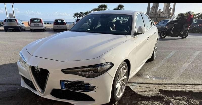 Usata Alfa Romeo Giulia Super 150 CV (110 kW) 2017 Berlina