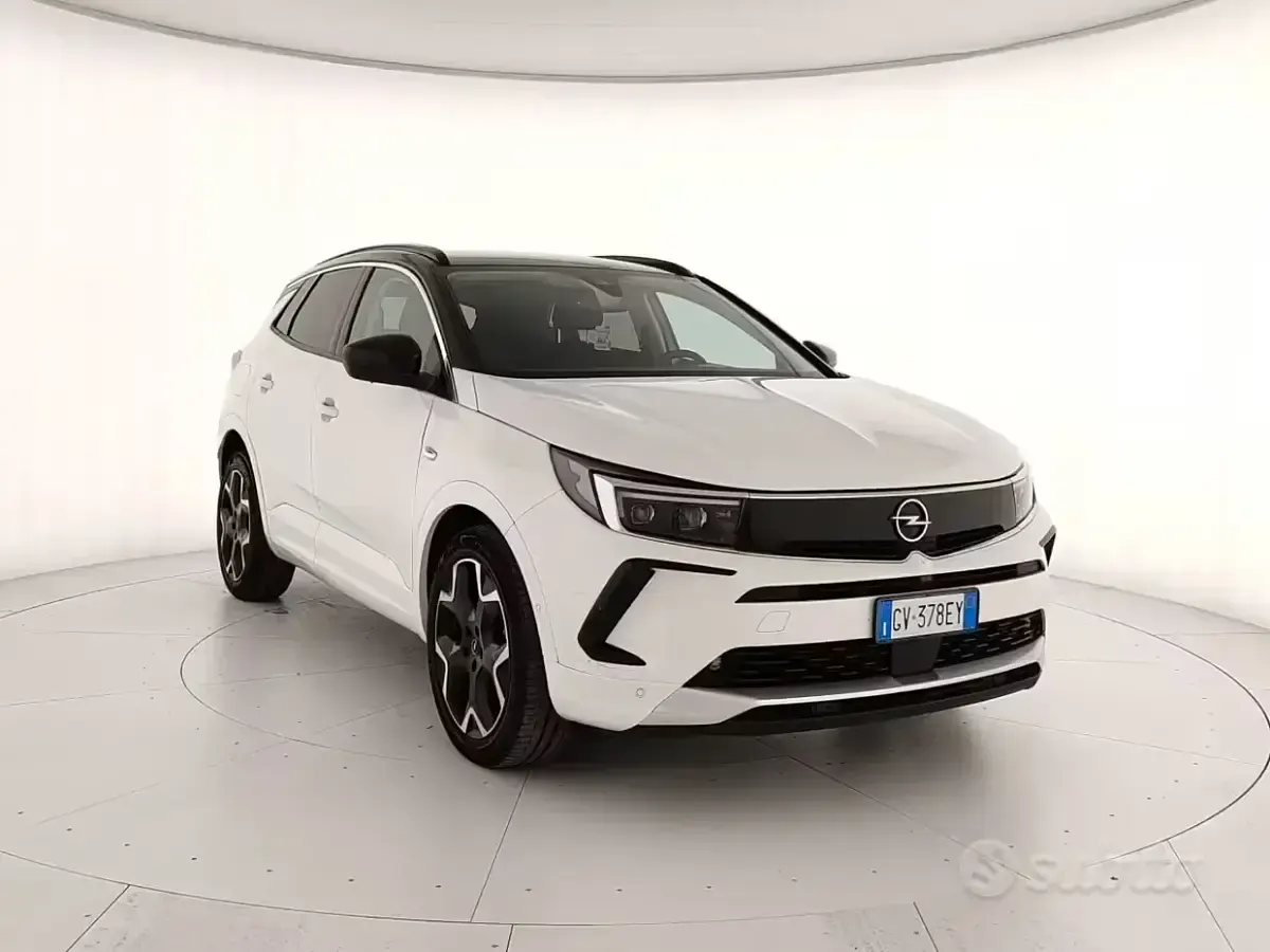 Usata Opel Grandland X Ultimate 131 CV (96 kW) 2024 Bianco SUV
