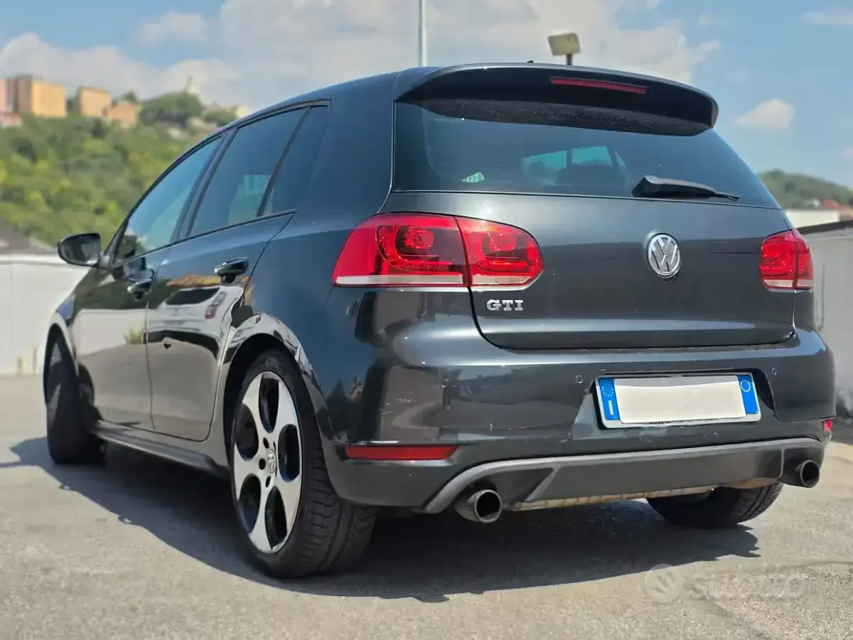 Usata VW Golf VII GTI 210 CV (154 kW) 2012 Grigio Berlina