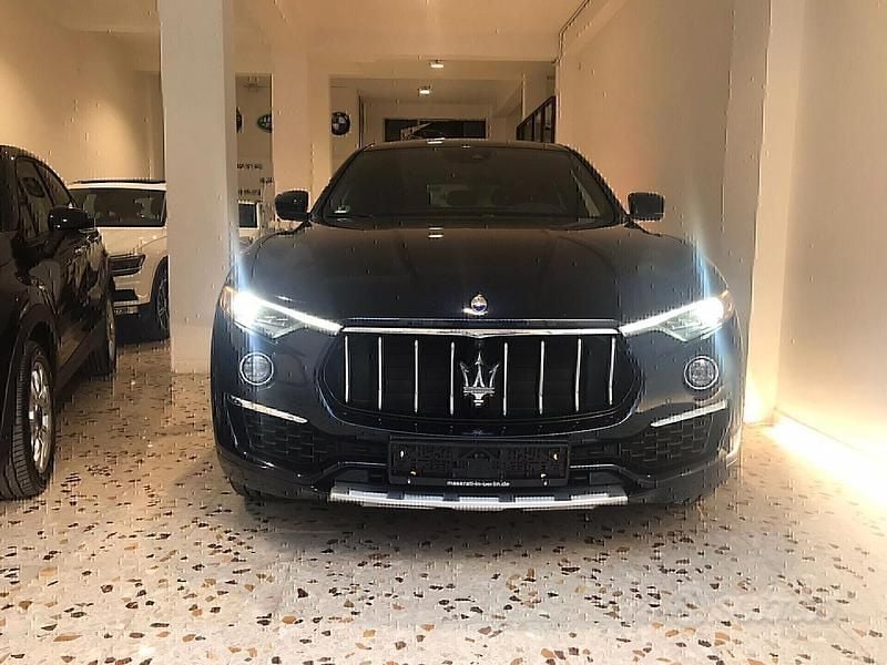 Usata Maserati Levante 250 CV (183 kW) 2020 Blu SUV